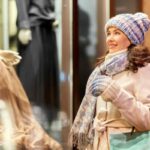 Donna con cappello e sciarpa